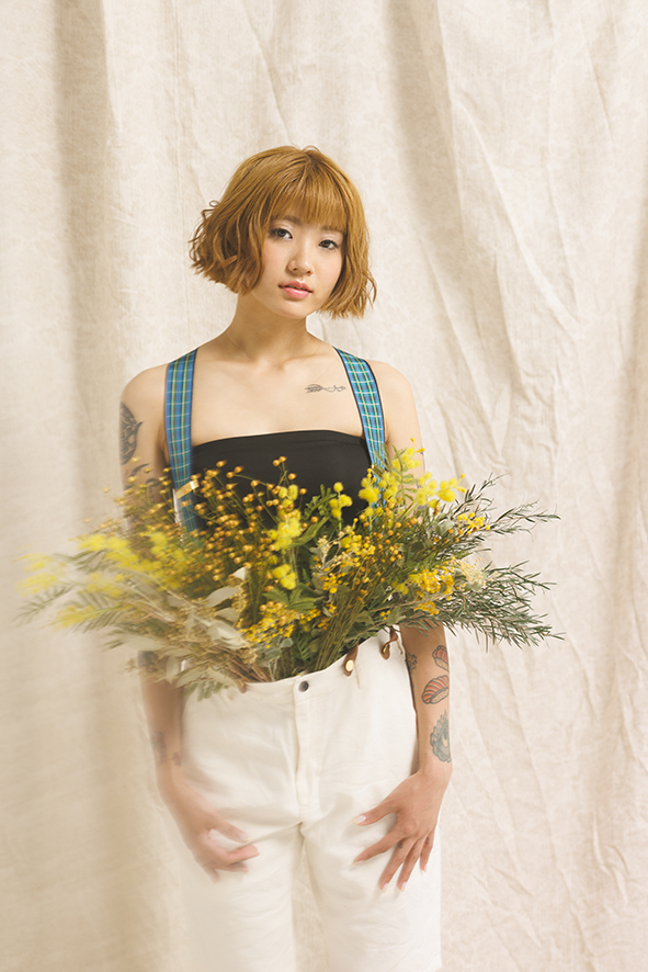 貸スタジオにで撮影