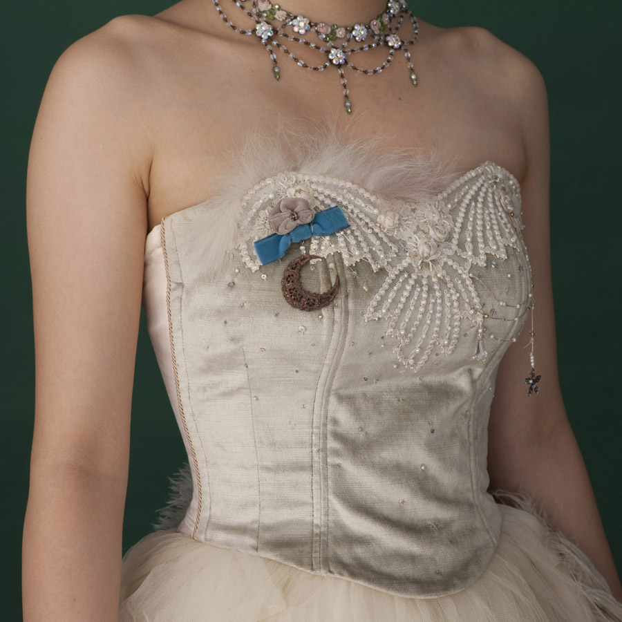 ブルーグレーのアンティークなトップス